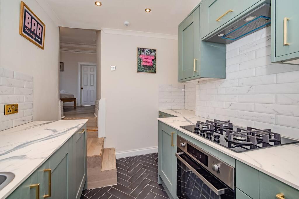 Beautiful Sea View I Spacious One Bed Room Flat I Sleep 4 Guests Bp2 Brighton Bagian luar foto